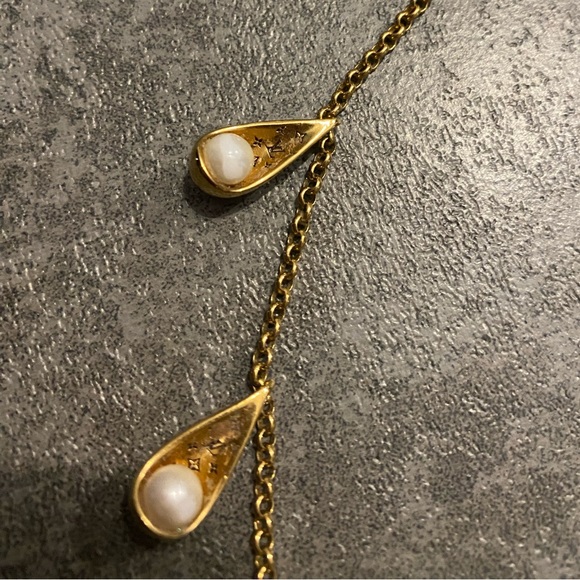 LOUIS VUITTON Necklace Chain
Collier Pearlygram Fake Pearl
M67329 Gold GP auth - Picture 4 of 9